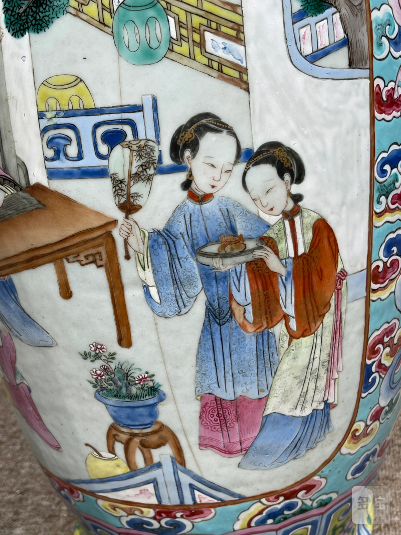 清乾隆 粉彩仕女纹大瓶一对 - 图28